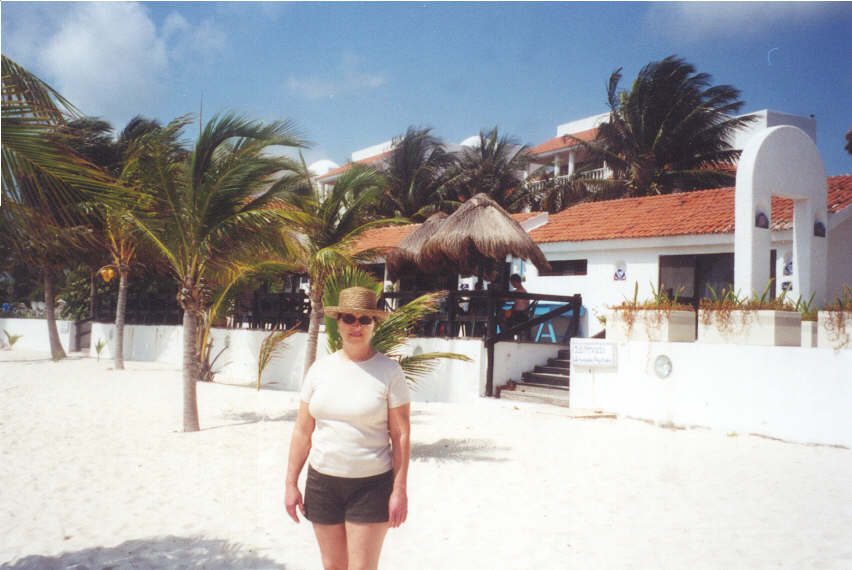 beach2.jpg (61140 bytes)